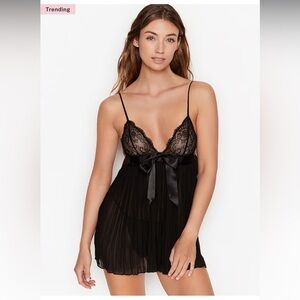 Victoria's Secret Lace & Chiffon Pleated Babydoll Chemise Black Size L